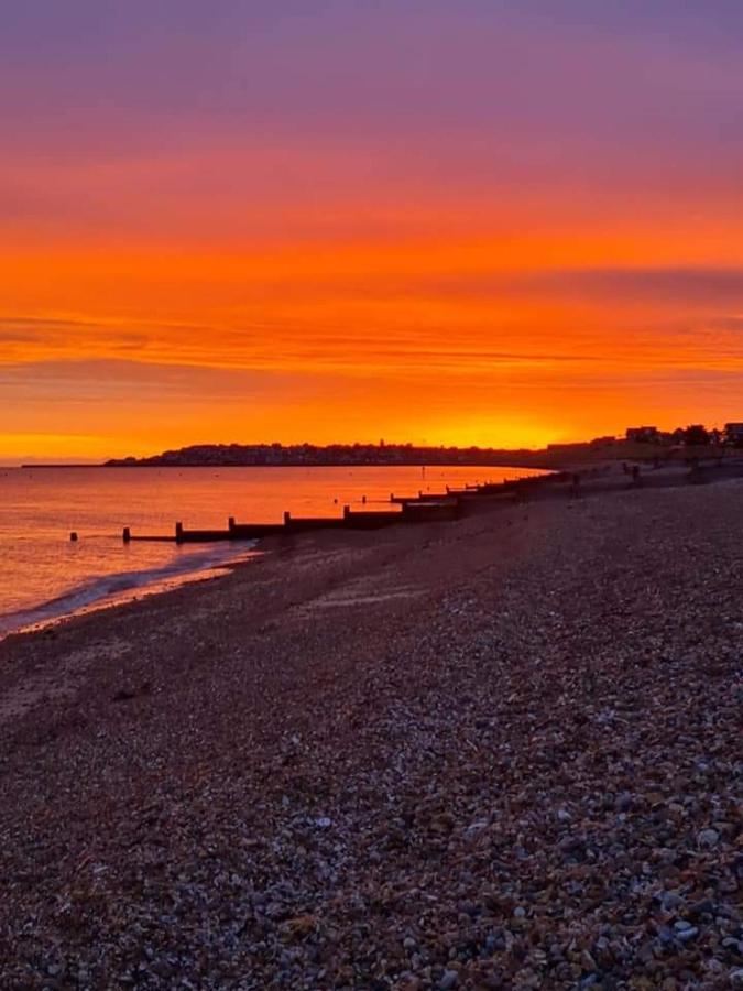 Ferienwohnung Charming Pink House With Perfect Location Whitstable Exterior foto